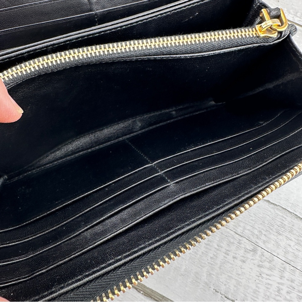 AUTHENTIC Prada Zip Around wallet. Bow details. Black. - Picture 13 of 16